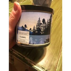 Bath & Body Works NEW 3-Wick Scented Candle with Essential Oils 14.5oz